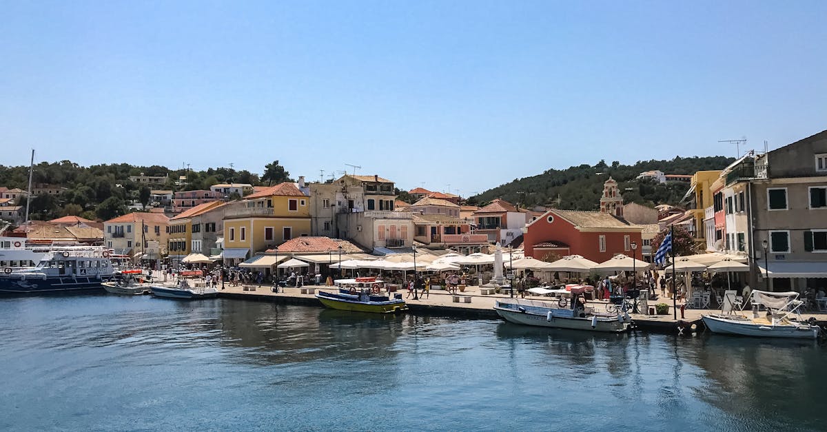 Community and Clean Eating: Cafés Supporting Local Produce in Byron Bay