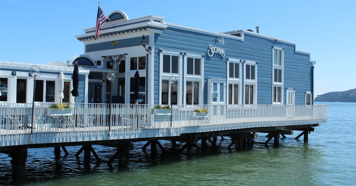 Sunshine and Snacks: Perfect Patios and Gardens in Byron Bay